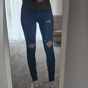 26x32 Distressed Skinny Jeans